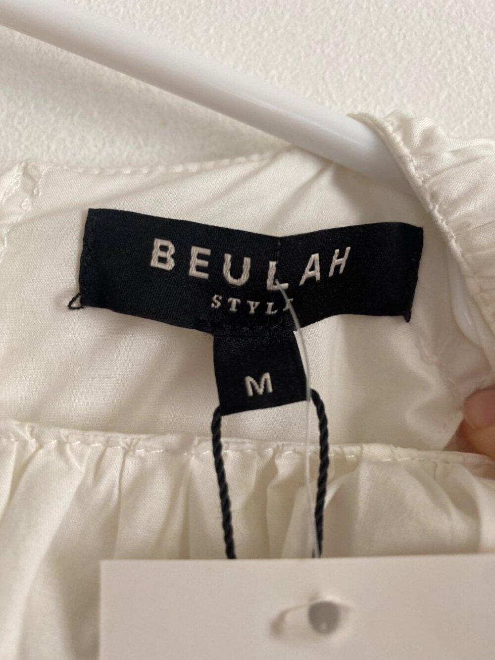 NWT Beulah Style White Tiered Puff Sleeve Dress With Cutout Bow Detail Size M - Picture 7 of 9